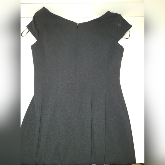 Vince Camuto Cap Sleeve Scuba Crepe Sheath Dress - Black size 8 - Picture 5 of 8